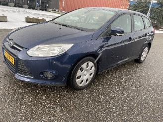 skadebil auto Ford Focus 1.6 tdci 2012/2