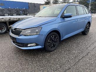 uszkodzony samochody osobowe Skoda Fabia 1.2 tsi 81kw 2015/10