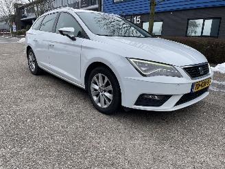 Vaurioauto  passenger cars Seat Leon 1.6 tdi 85kw 2017/4