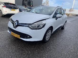 krockskadad bil auto Renault Clio 1.5 dci stadion 2013/5