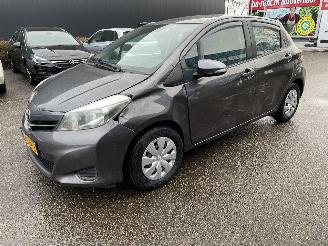 Toyota Yaris 5 drs airco picture 5