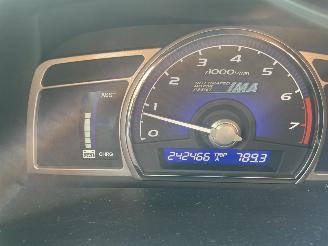 Honda Civic hybrid sedan picture 12