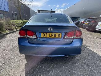 Honda Civic hybrid sedan picture 2