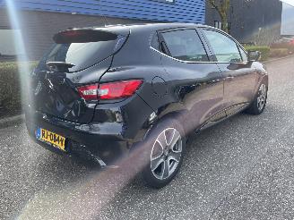 Renault Clio 5drs airco picture 5