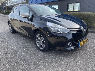 Renault Clio 5drs airco picture 4