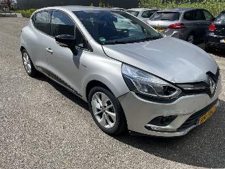 Renault Clio 5drs airco picture 5