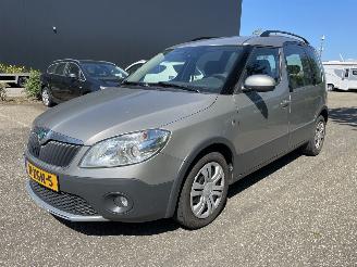 uszkodzony samochody osobowe Skoda Roomster 1.2 tsi 2012/6