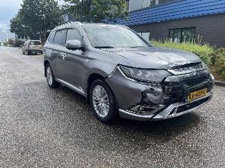 Auto incidentate Mitsubishi Outlander 2.4 plug in hybrid 2019/1