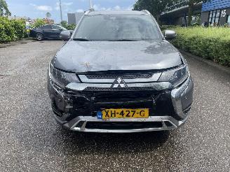 Mitsubishi Outlander 2.4 plug in hybrid picture 3