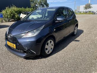 Schadeauto Toyota Aygo 5drs xplay 2016/8
