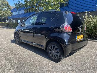 Schadeauto Toyota Aygo 5drs airco nav. 2011/11
