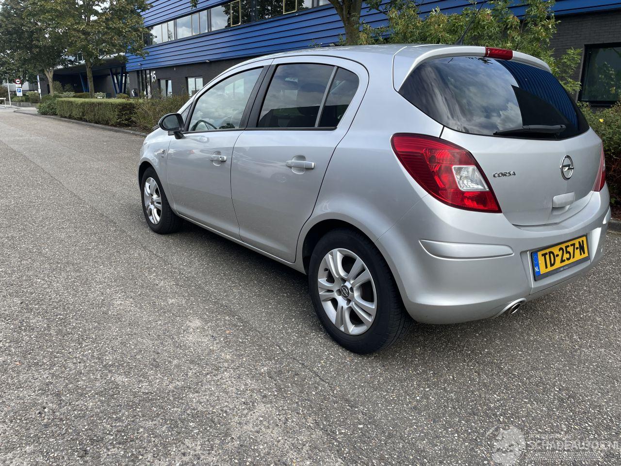 Opel Corsa 1.4 Aut.