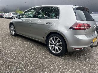 Vaurioauto  passenger cars Volkswagen Golf 1.6 tdi 81kw 2013/10