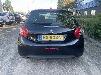 Peugeot 208 1.2 5drs picture 3