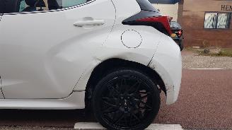 Toyota Yaris MAZDA 2 HYBRIDE picture 3