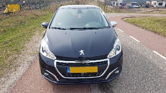 Peugeot 208 1.2 pure tech picture 4