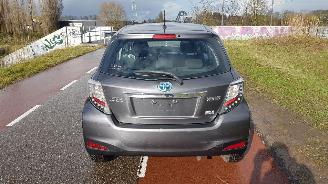 Toyota Yaris 1.5 FULL HYBRID DYNAMIC picture 2