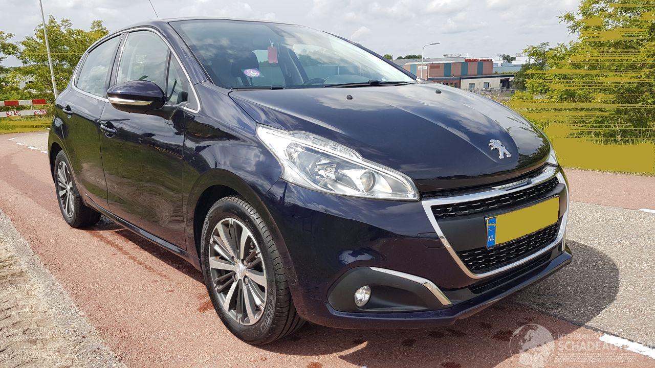 Peugeot 208 110PK  6-bak