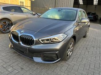 krockskadad bil auto BMW 1-serie  2020/8
