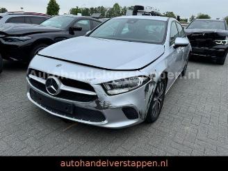 Vaurioauto  passenger cars Mercedes A-klasse d DAB+ Navigation 106co2 2019/11