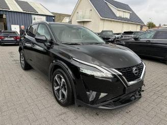 skadebil auto Nissan Qashqai 1.3 DIG-T MHEV N-Connecta Pano 360Cam 2023/12