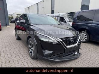 Vaurioauto  passenger cars Nissan Qashqai 1.3 DIG-T MHEV N-Connecta Pano 360Cam 2023/12