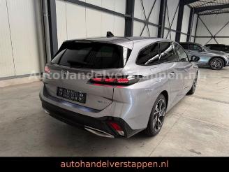 Coche accidentado Peugeot 308 SW Hybrid 180 Allure Pack 133KW Nappa EXclus 2024/2