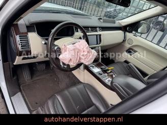 Land Rover Range Rover Vogue 3.0 V6 250KW SC HSE VOLL picture 23