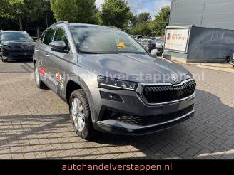 krockskadad bil auto Skoda Karoq Ambition 81 kW TSI Navi LED 2023/12
