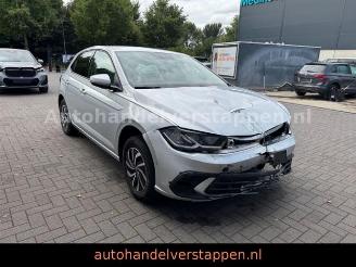 krockskadad bil auto Volkswagen Polo VI Life 1.0 TSI 70KW 2025 DAB+ 2025/1