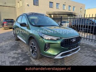 krockskadad bil auto Ford Kuga Plug-In Hybrid Active X Auto 178KW 2024/12