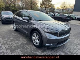 krockskadad bil auto Skoda Enyaq 80 DAB+ Suite Convenience-Paket 2023/11