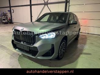 uszkodzony samochody osobowe BMW iX1 30 xDrive M Sport Harman Pano HUD Leder 2023/6