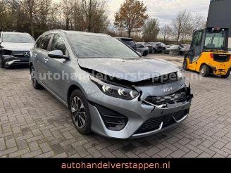 uszkodzony samochody osobowe Kia Cee d Ceed Sportswagon Plug-in Hybrid Business Line 2023/12