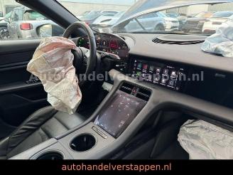 Porsche Taycan 350KW Panorama-Glasdach Leder 20zoll picture 19