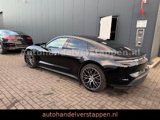 Porsche Taycan 350KW Panorama-Glasdach Leder 20zoll picture 4