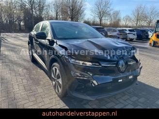 Damaged car Renault Mégane Megane EV60 130hp 60Koptimum charge Evolution ER 2023/4