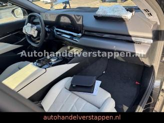 BMW i5 Limousine 40 eDrive 250KW Cockpit Plus Panora picture 28