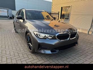 krockskadad bil auto BMW 3-serie 20e ''Sport Line'' Touring Navi Leder CAM 2022/6