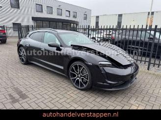 krockskadad bil auto Porsche Taycan Sport Turismo Matrix Sport-Chrono-Paket 2023/4