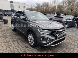 skadebil auto Volkswagen T-Roc Style DSG Panorama LED IQ NAVI 2022/4