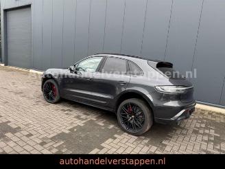 Porsche Macan GTS 2.9L 324KW SPORT CHRONO picture 2