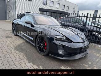krockskadad bil auto Porsche Taycan Sport Turismo GTS Bose Panorama glass 2023/6