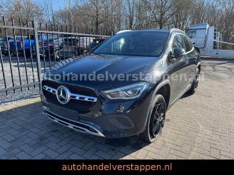 skadebil auto Mercedes GLA 200 d Sport 110KW Automatik 2021/12