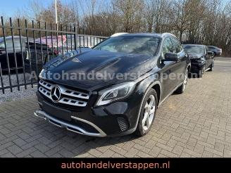 Vaurioauto  passenger cars Mercedes GLA 200 CDI / d Urban Automatik 2019/4