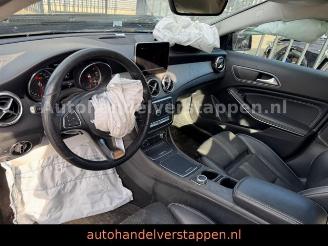 Mercedes GLA 200 CDI / d Urban Automatik picture 16