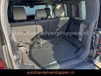 Land Rover Defender 110 X-Dynamic SE 3.0L Diesel 183KW picture 14