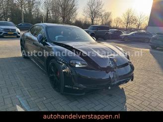 Porsche Taycan Cross Turismo 4S Glasdach picture 5