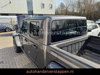 Jeep Gladiator Overland 4WD Launch Edition picture 11