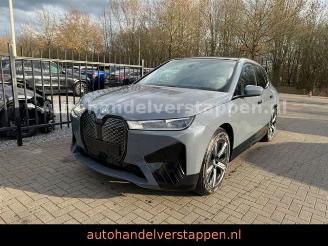 skadebil auto BMW iX 40 xDrive 240KW Sport Glas Dach Harman FULL 2022/11